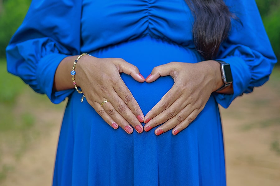 rent maternity gown for photoshoot