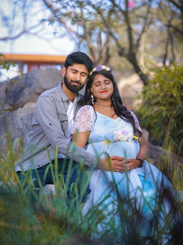long gown for pregnancy photoshoot